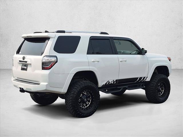 Used 2019 Toyota 4Runner SR5 AWD/4WD image 5