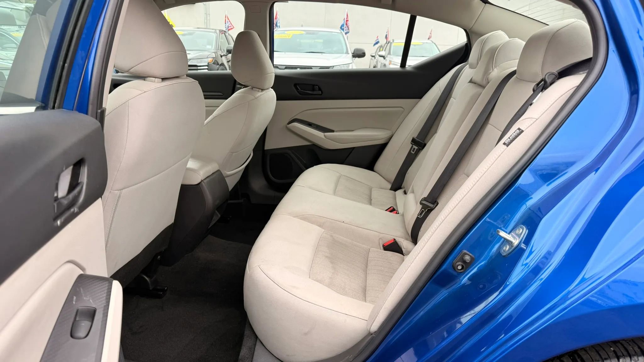 Used 2025 Nissan Altima 2.5 SV image 13