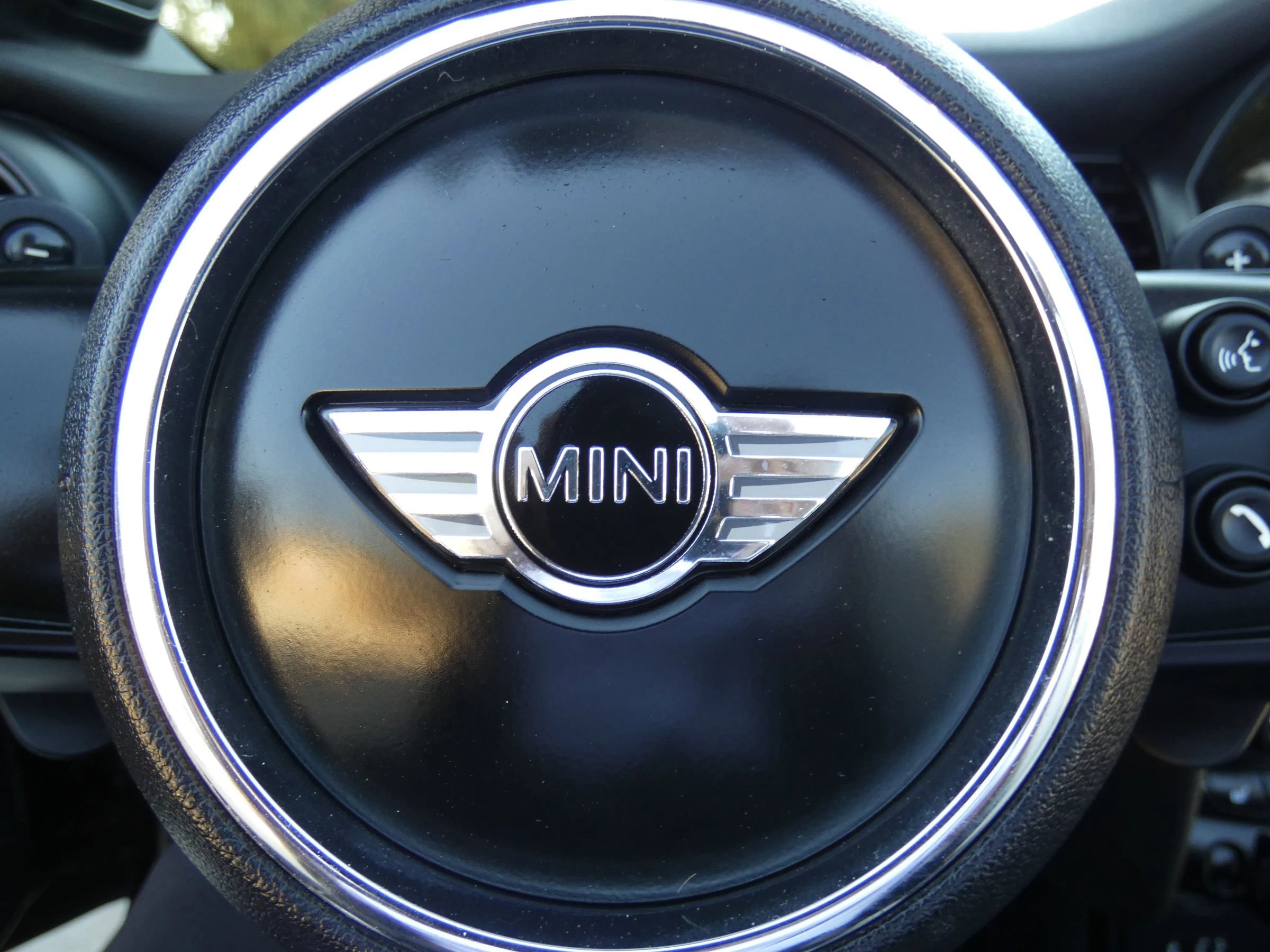 Used 2018 MINI Cooper S image 57