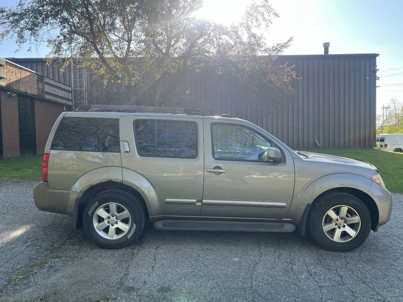 Used 2008 Nissan Pathfinder S AWD/4WD image 4