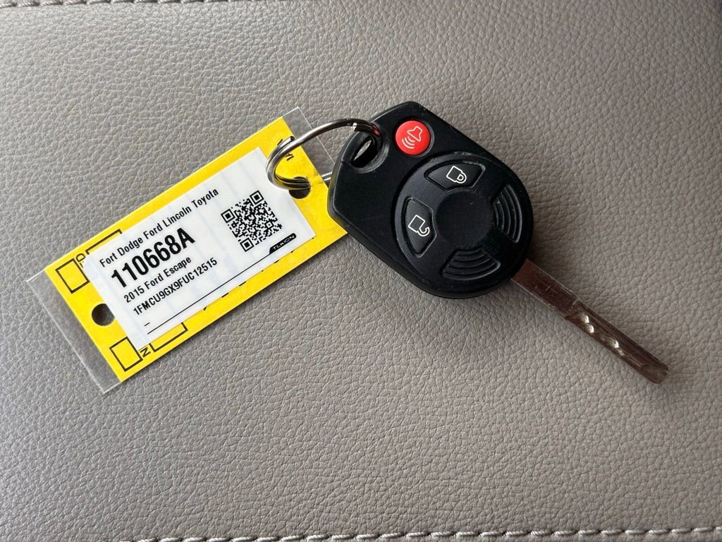 Used 2015 Ford Escape SE image 33