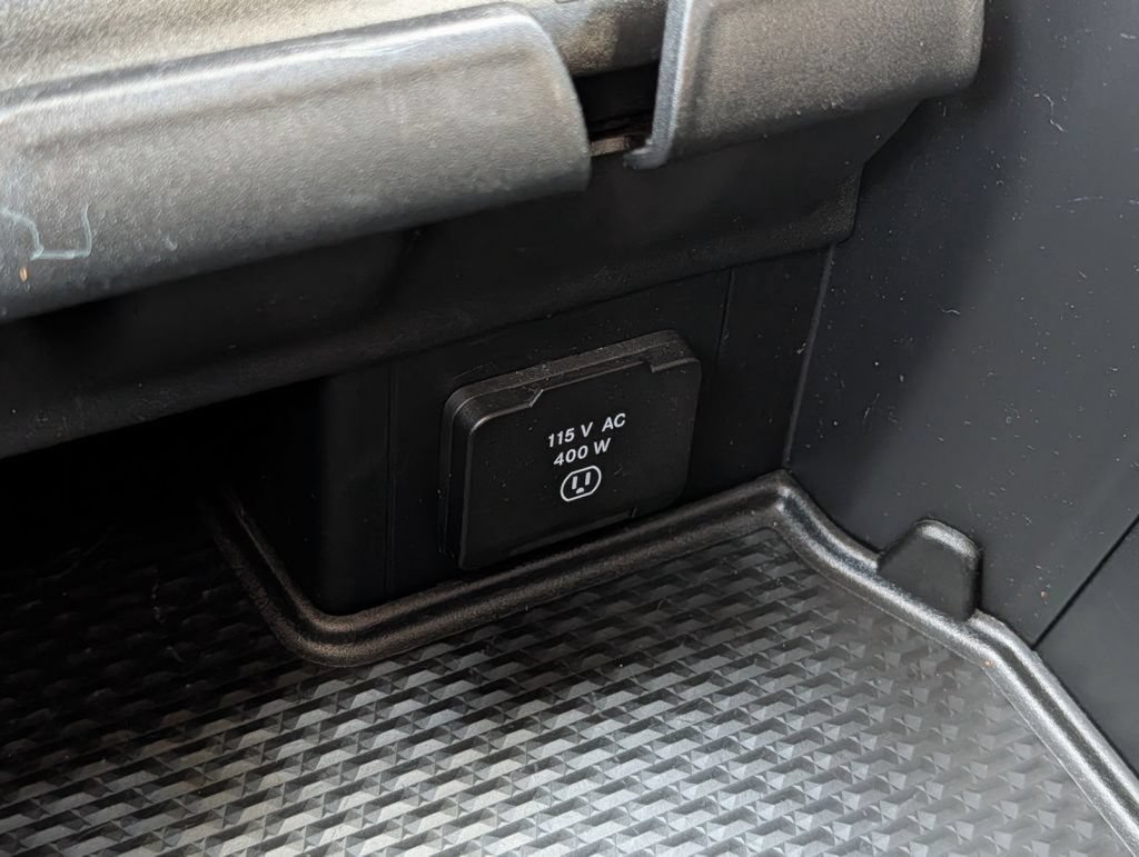 Used 2024 RAM 1500 Laramie AWD/4WD image 59