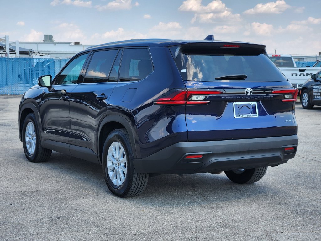 Used 2025 Toyota Grand Highlander FWD image 8