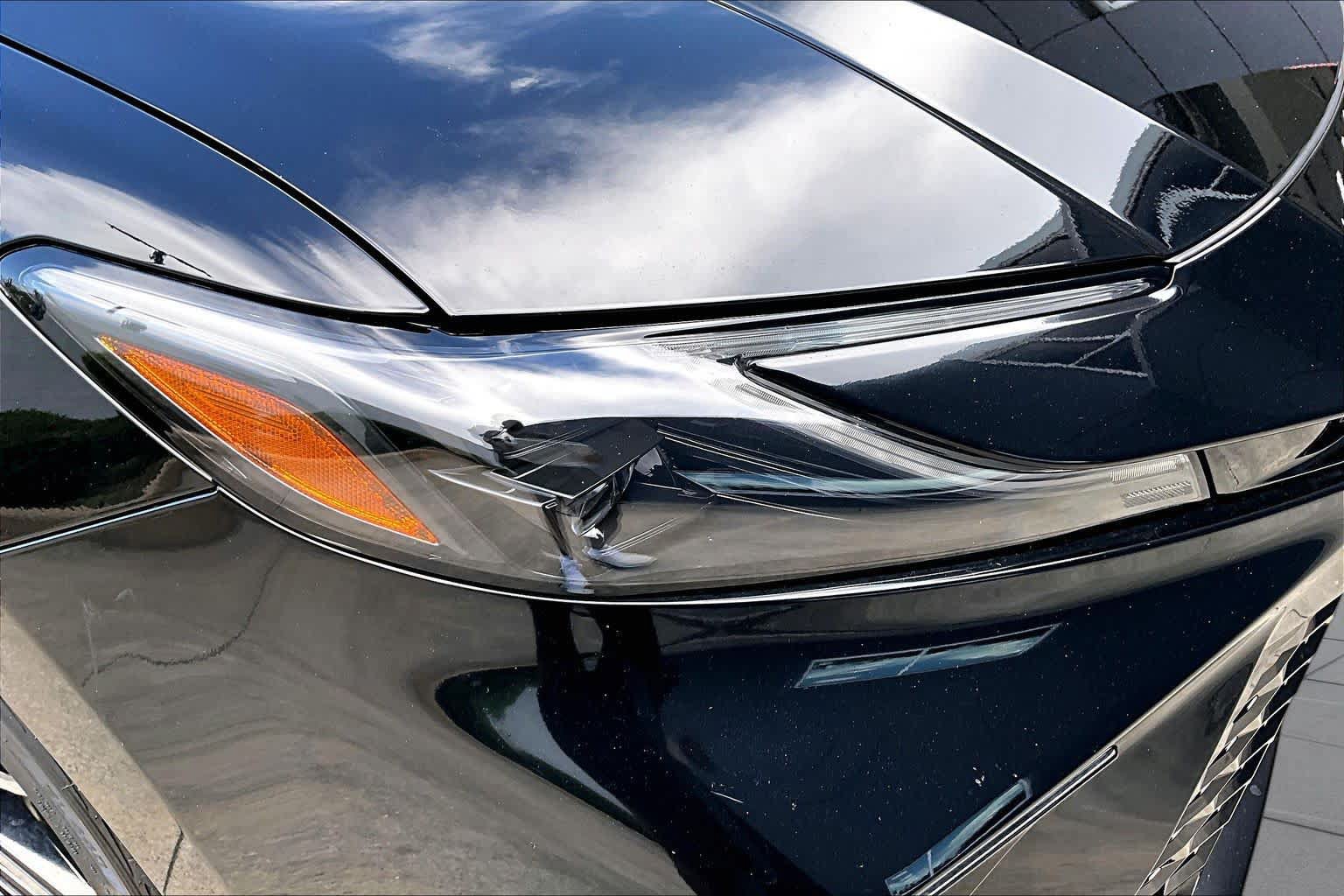 Used 2025 Toyota Camry XSE AWD/4WD image 28