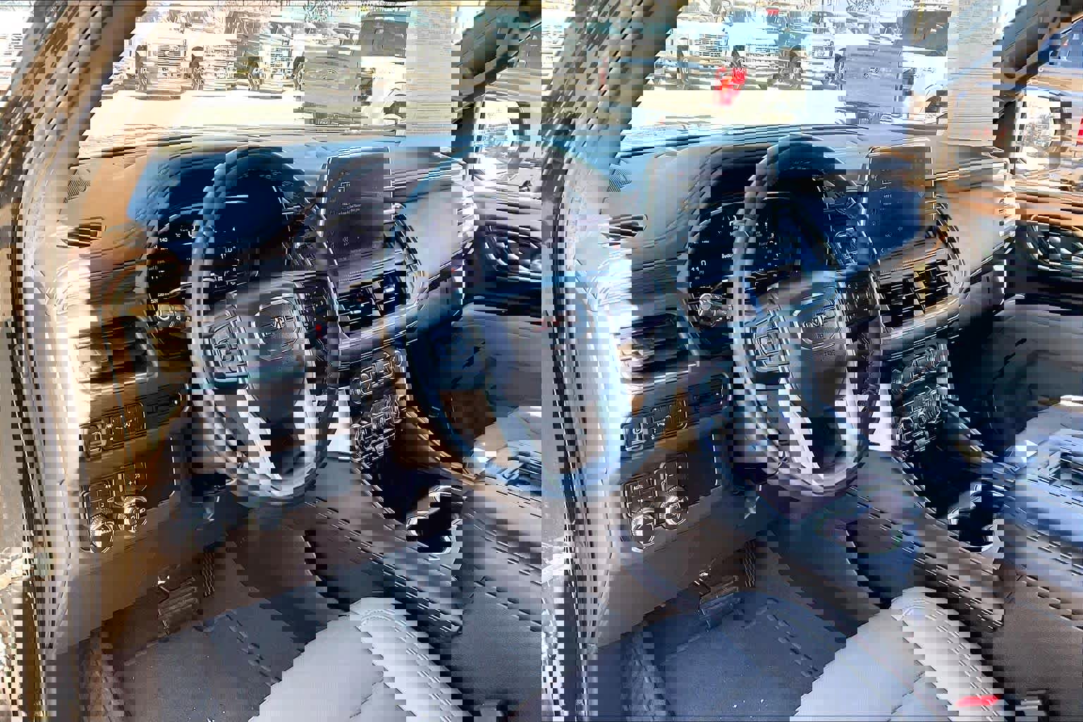 Used 2024 GMC Yukon SLT image 18