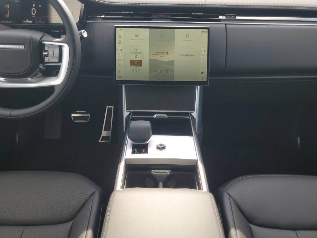 New 2026 Land Rover Range Rover Long Wheelbase SE AWD/4WD image 26