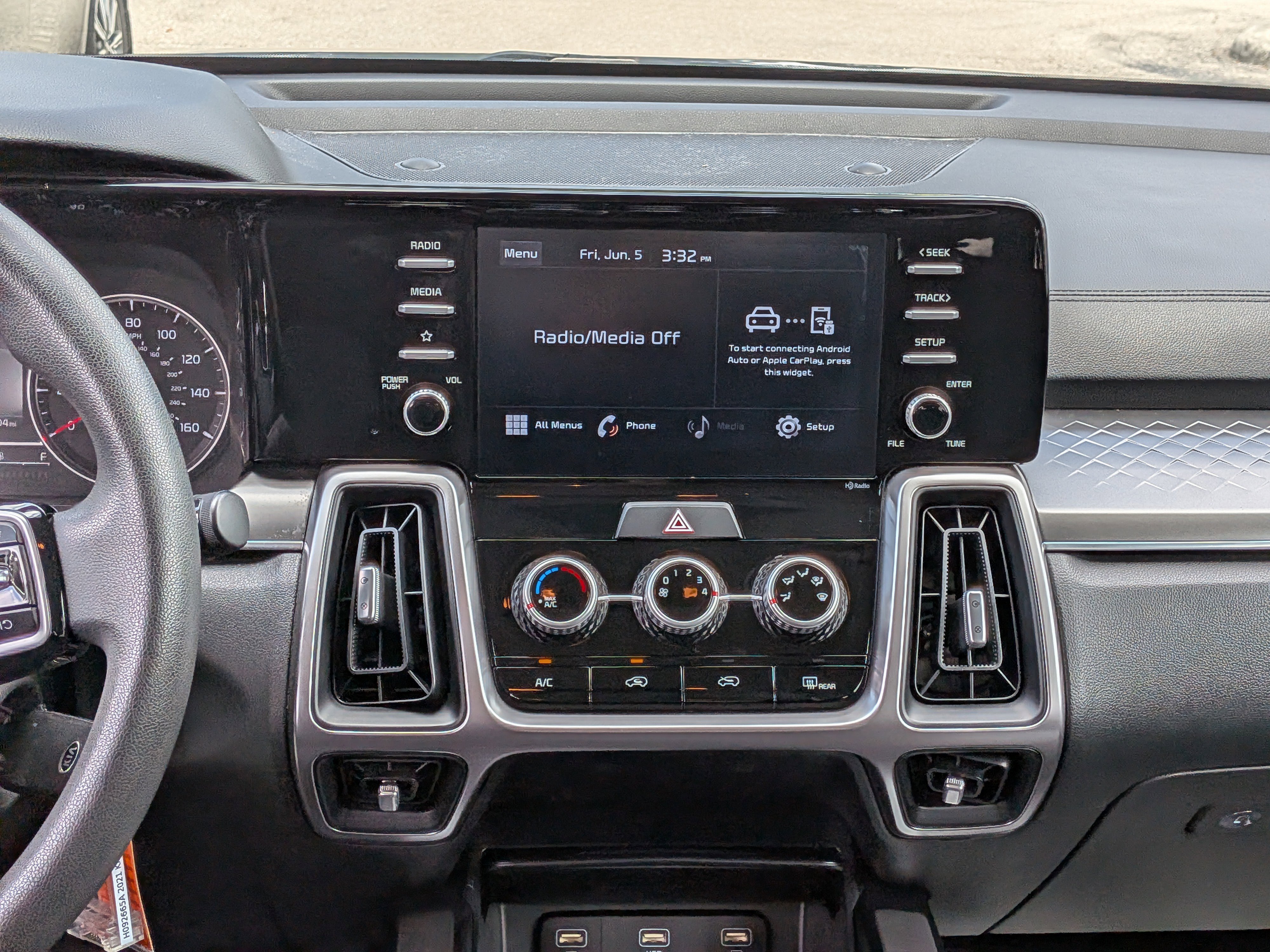 Used 2021 Kia Sorento LX FWD image 19