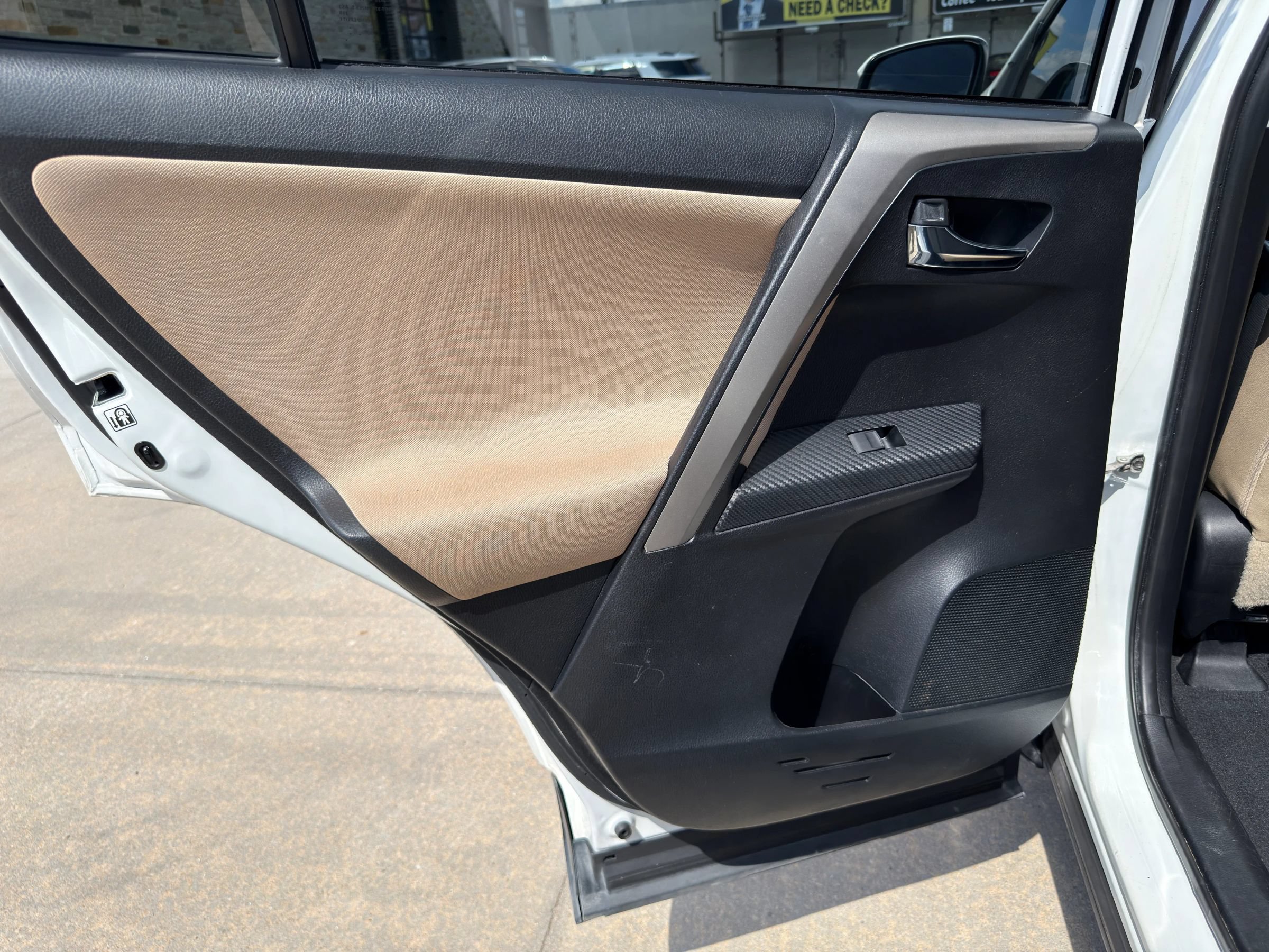 Used 2014 Toyota RAV4 XLE FWD image 25