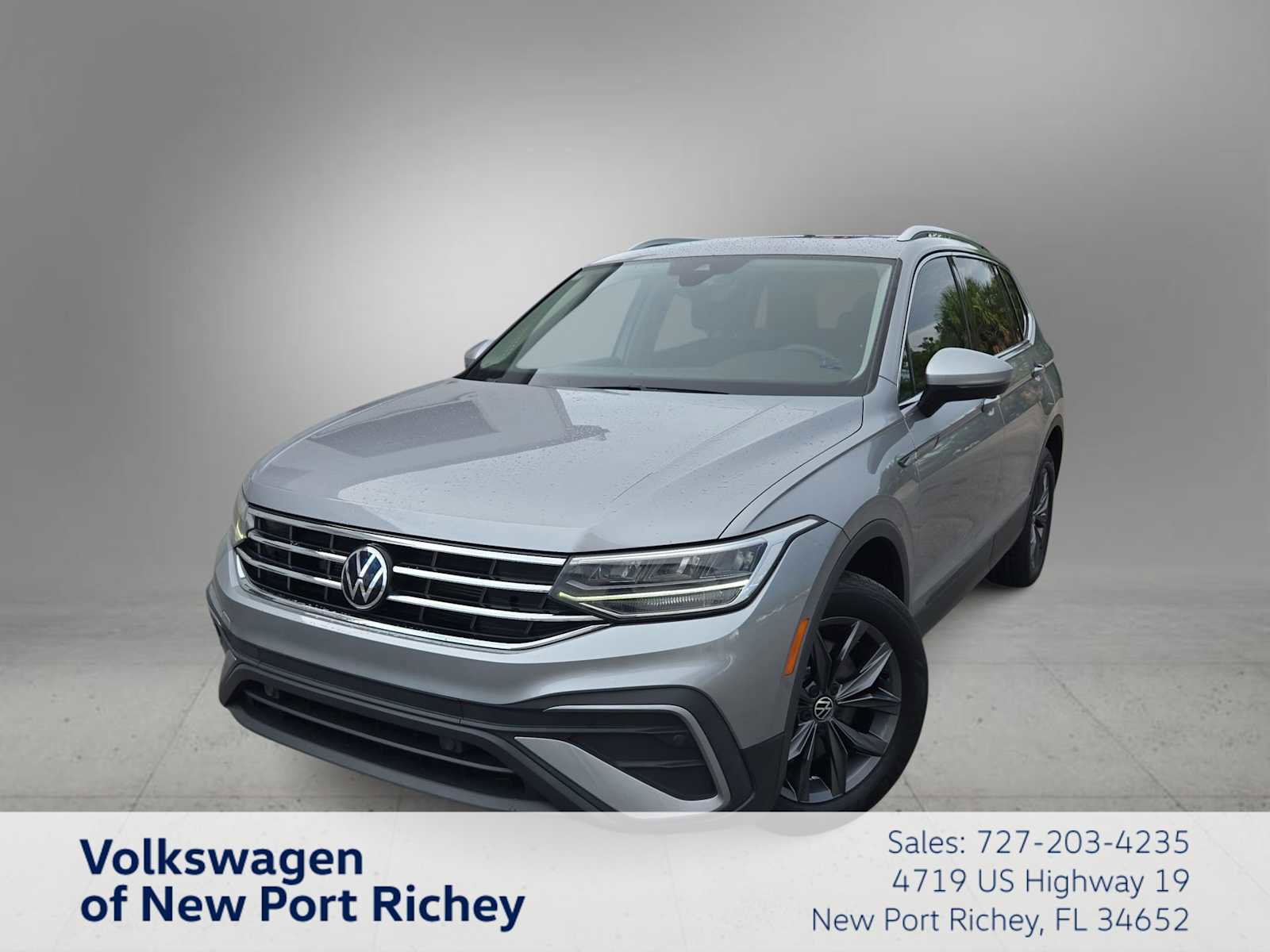 Used 2022 Volkswagen Tiguan SE w/ Panoramic Sunroof Package