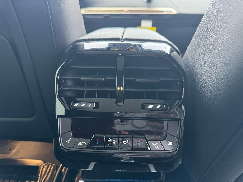 Used 2022 BMW iX xDrive50 w/ Premium Package image 25