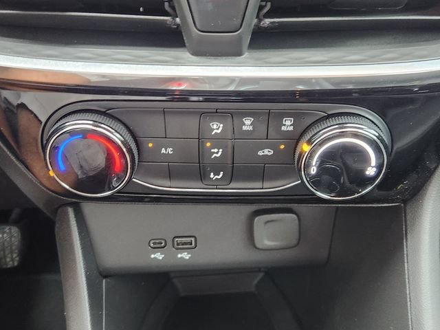 Used 2024 Buick Encore GX Sport Touring FWD image 21