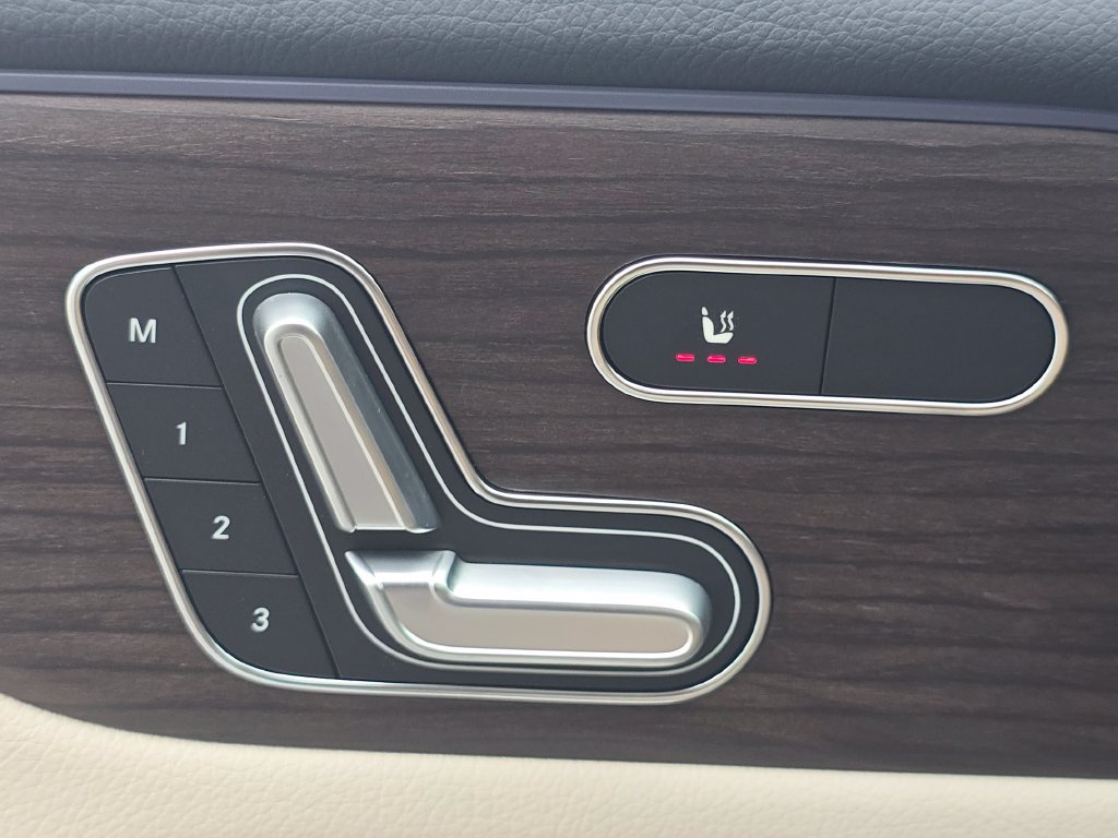 New 2026 Mercedes-Benz GLB 250 4MATIC image 4