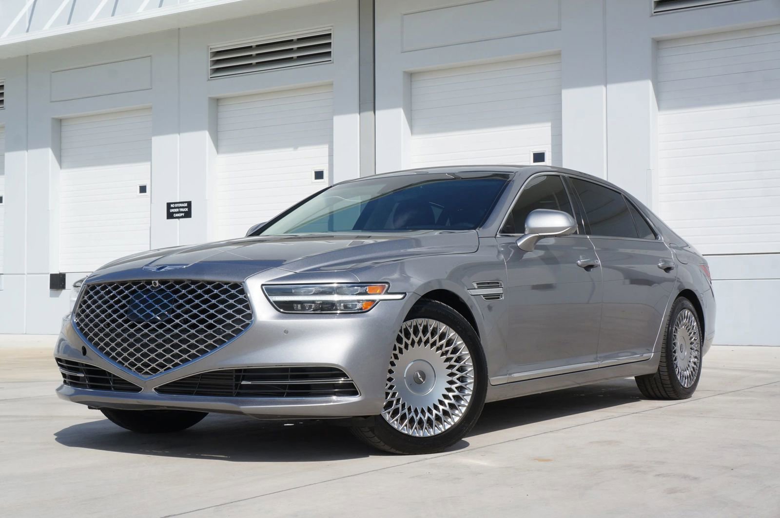 Used 2020 Genesis G90 3.3T Premium image 5