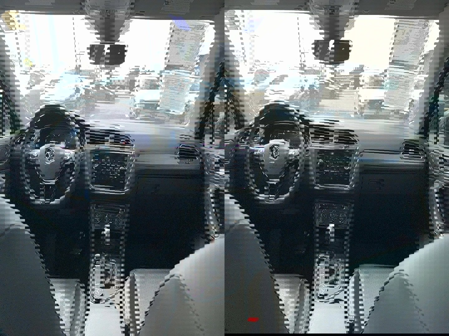 Used 2020 Volkswagen Tiguan SEL image 16