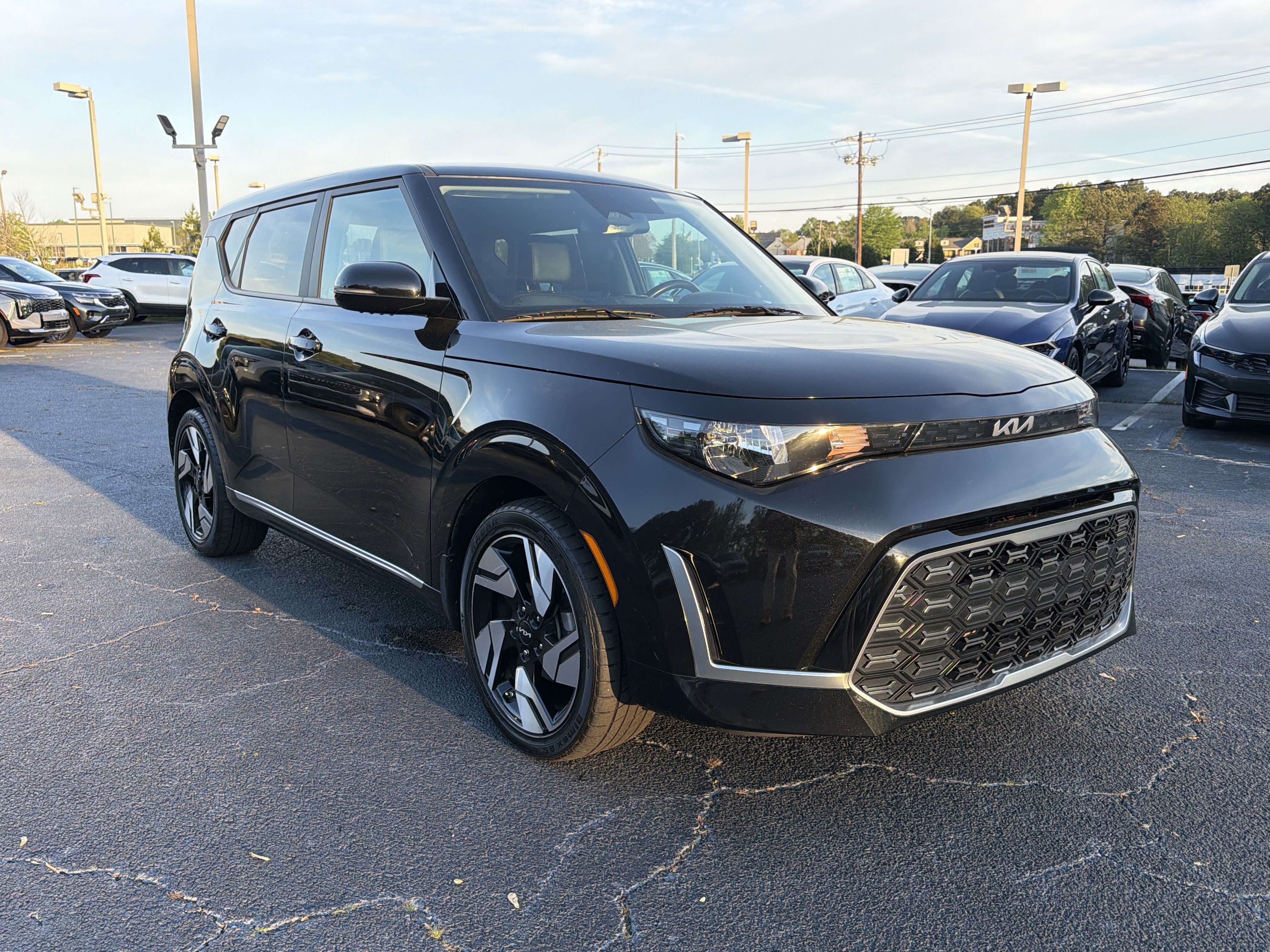 Used 2023 Kia Soul GT-Line FWD image 3