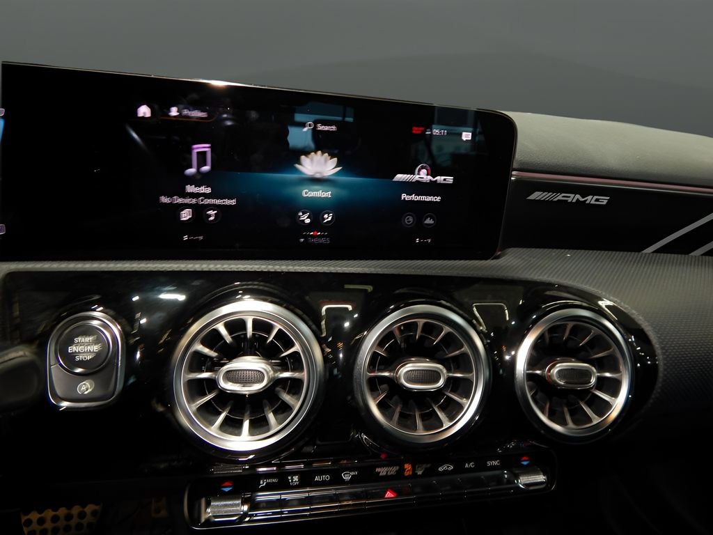 Used 2021 Mercedes-Benz A 35 AMG 4MATIC image 24