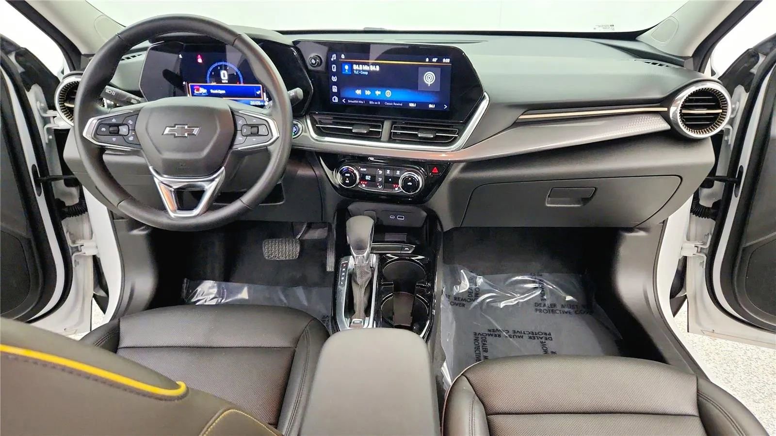 Used 2025 Chevrolet Trax ACTIV w/ Sunroof Package image 35