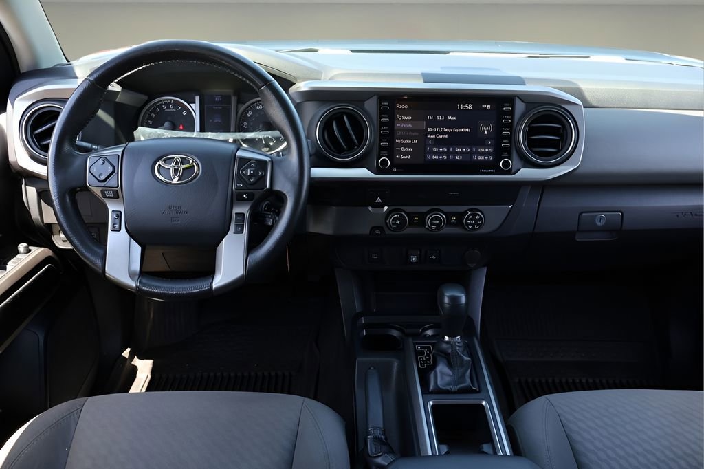 Used 2020 Toyota Tacoma SR5 RWD image 13