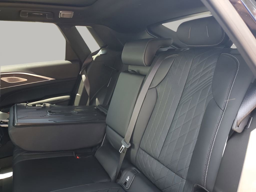 New 2026 Cadillac Lyriq V image 21