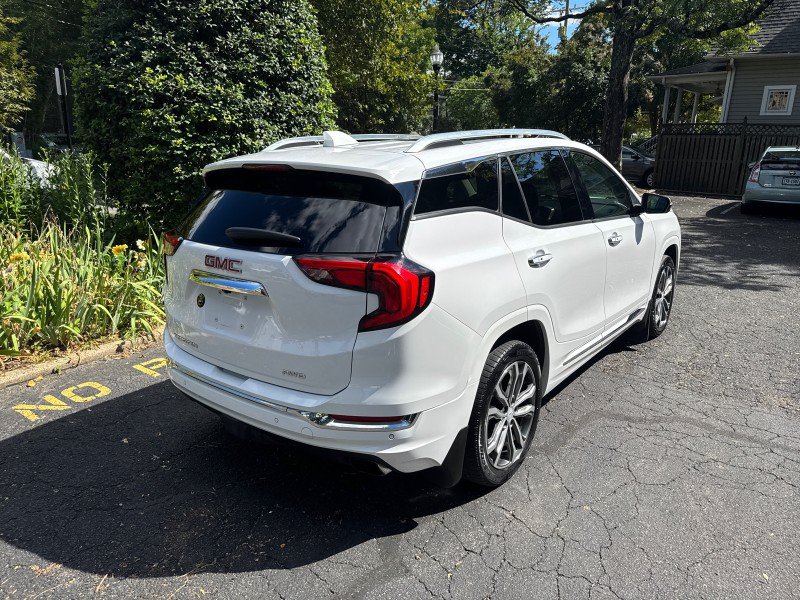 Used 2020 GMC Terrain Denali w/ Denali Premium Package AWD/4WD image 4