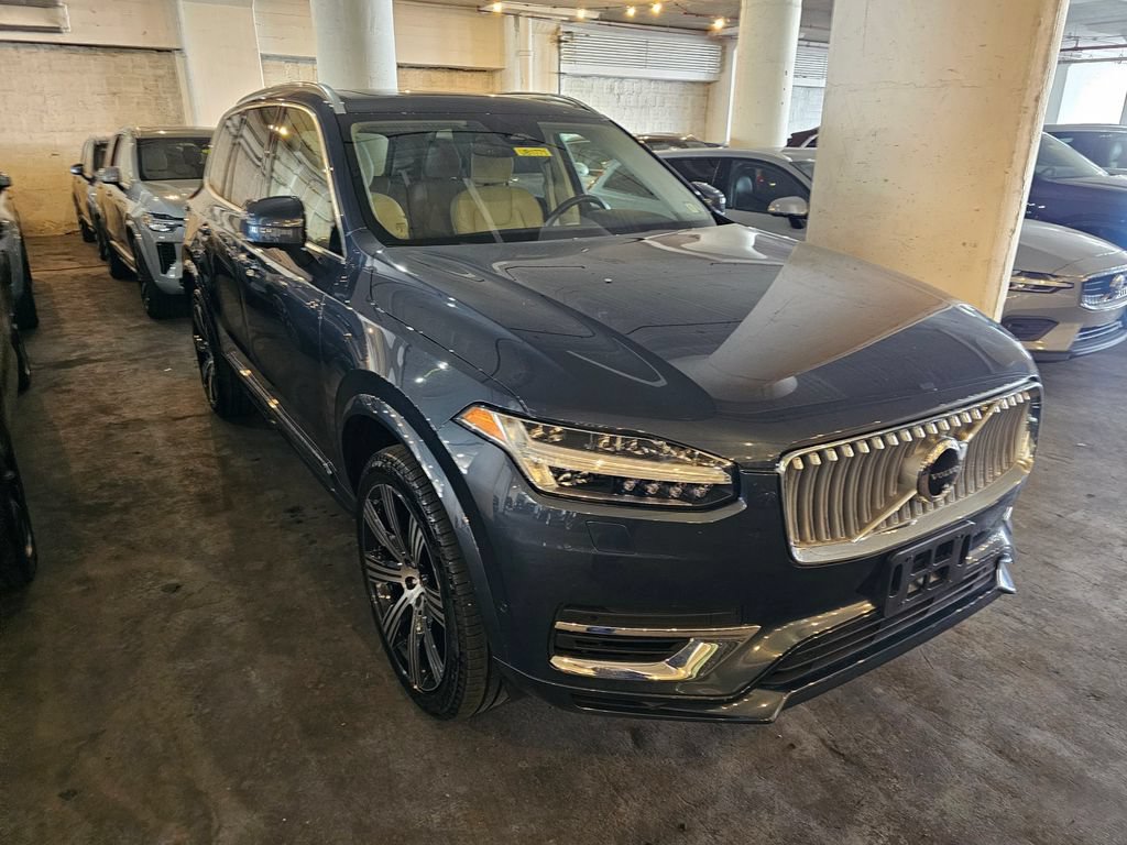 Certified 2025 Volvo XC90 T8 Plus w/ Protection Package Premier AWD/4WD image 5