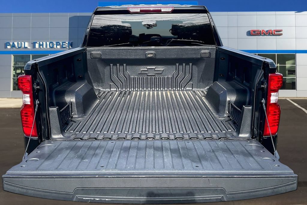 Used 2023 Chevrolet Silverado 1500 LT AWD/4WD image 7