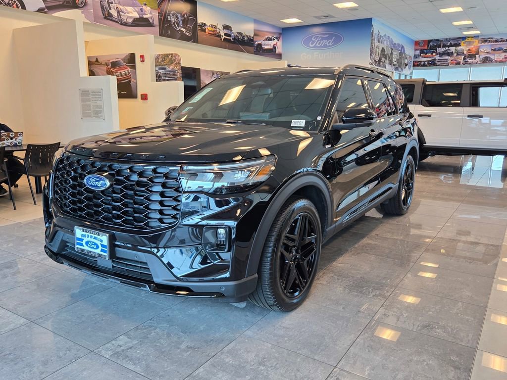 New 2026 Ford Explorer ST-Line w/ ST-Line Street Pack image 3
