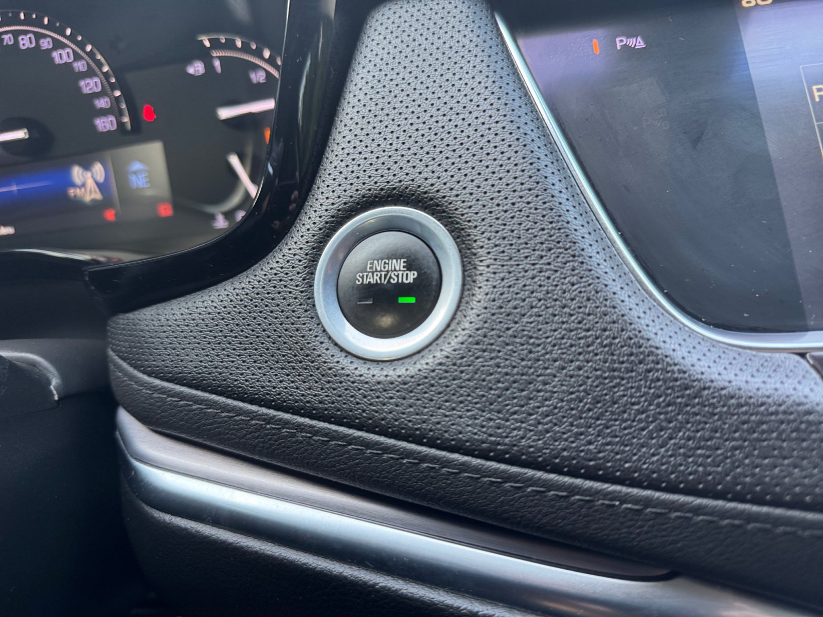 Used 2019 Cadillac XT5 Premium Luxury FWD image 23