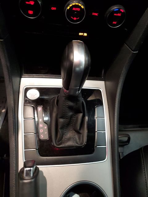 Used 2020 Volkswagen Passat 2.0T SE image 25