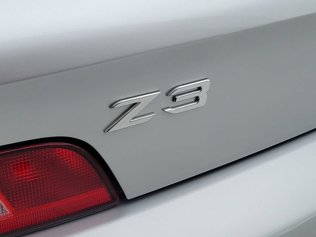 Used 2000 BMW Z3 2.5i RWD image 14
