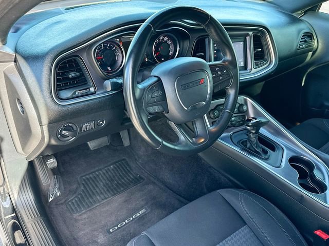 Used 2017 Dodge Challenger SXT w/ Driver Convenience Group RWD image 9