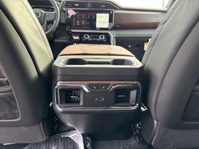 New 2026 GMC Sierra 3500 Denali Ultimate w/ LPO, Black Badging Package image 24