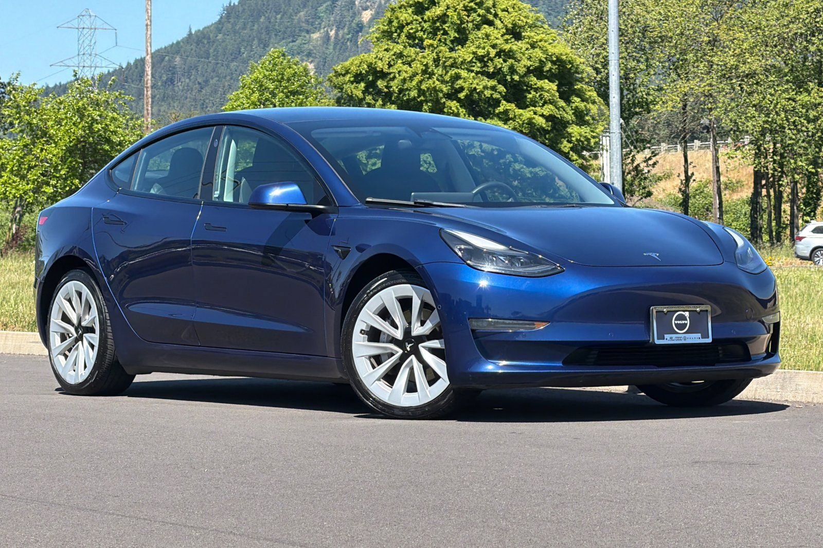 Used 2022 Tesla Model 3 Long Range AWD/4WD image 1