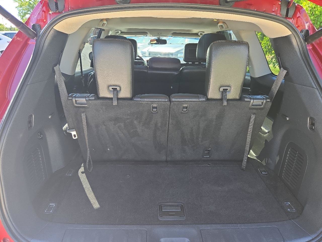 Used 2014 Nissan Pathfinder Platinum w/ Platinum Premium Package AWD/4WD image 12