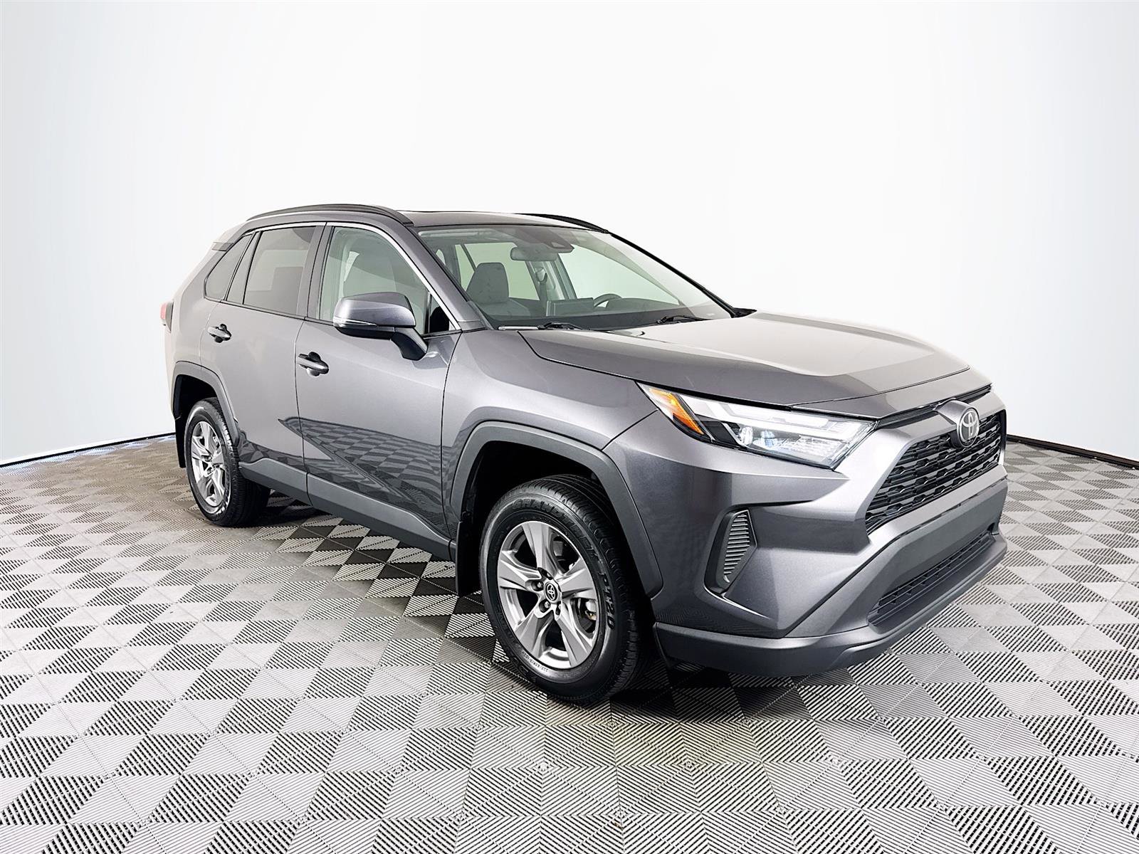 Used 2024 Toyota RAV4 XLE image 4