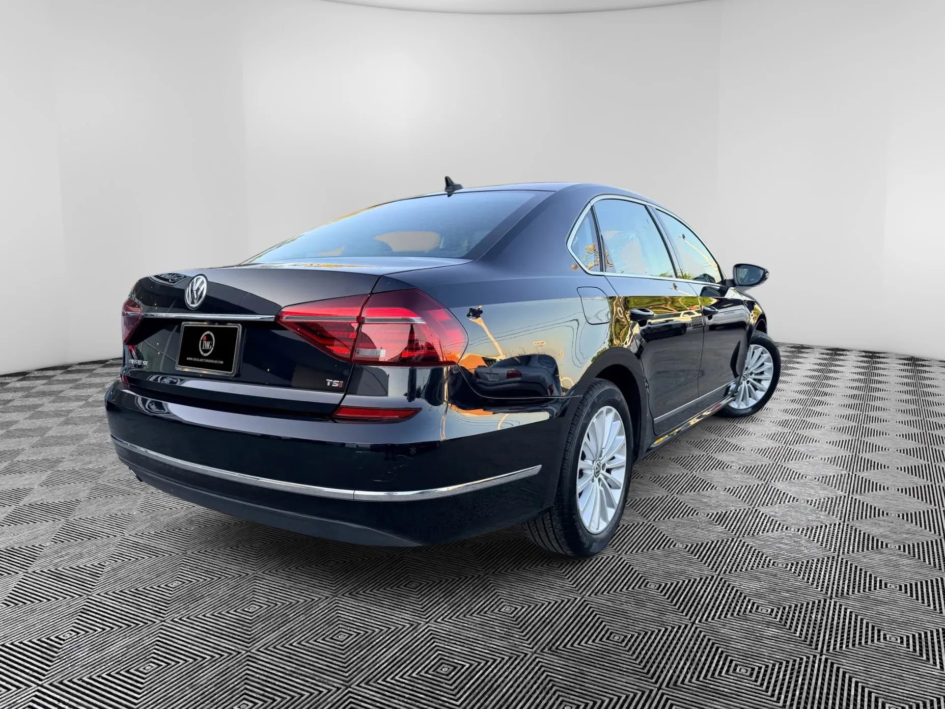 Used 2017 Volkswagen Passat 1.8T SE w/ SE Lighting Package image 6