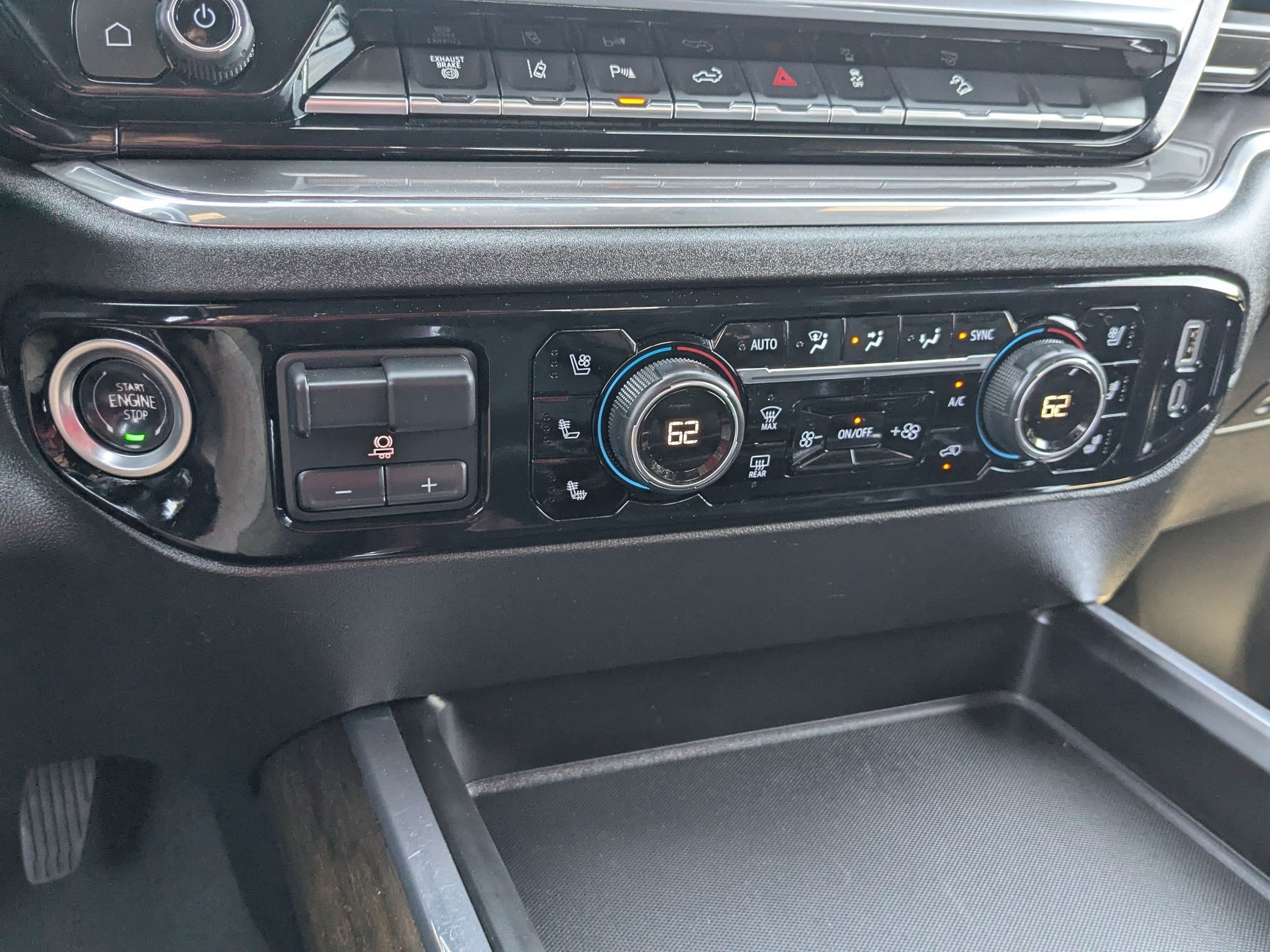 Used 2025 Chevrolet Silverado 3500 High Country w/ Technology Package AWD/4WD image 22