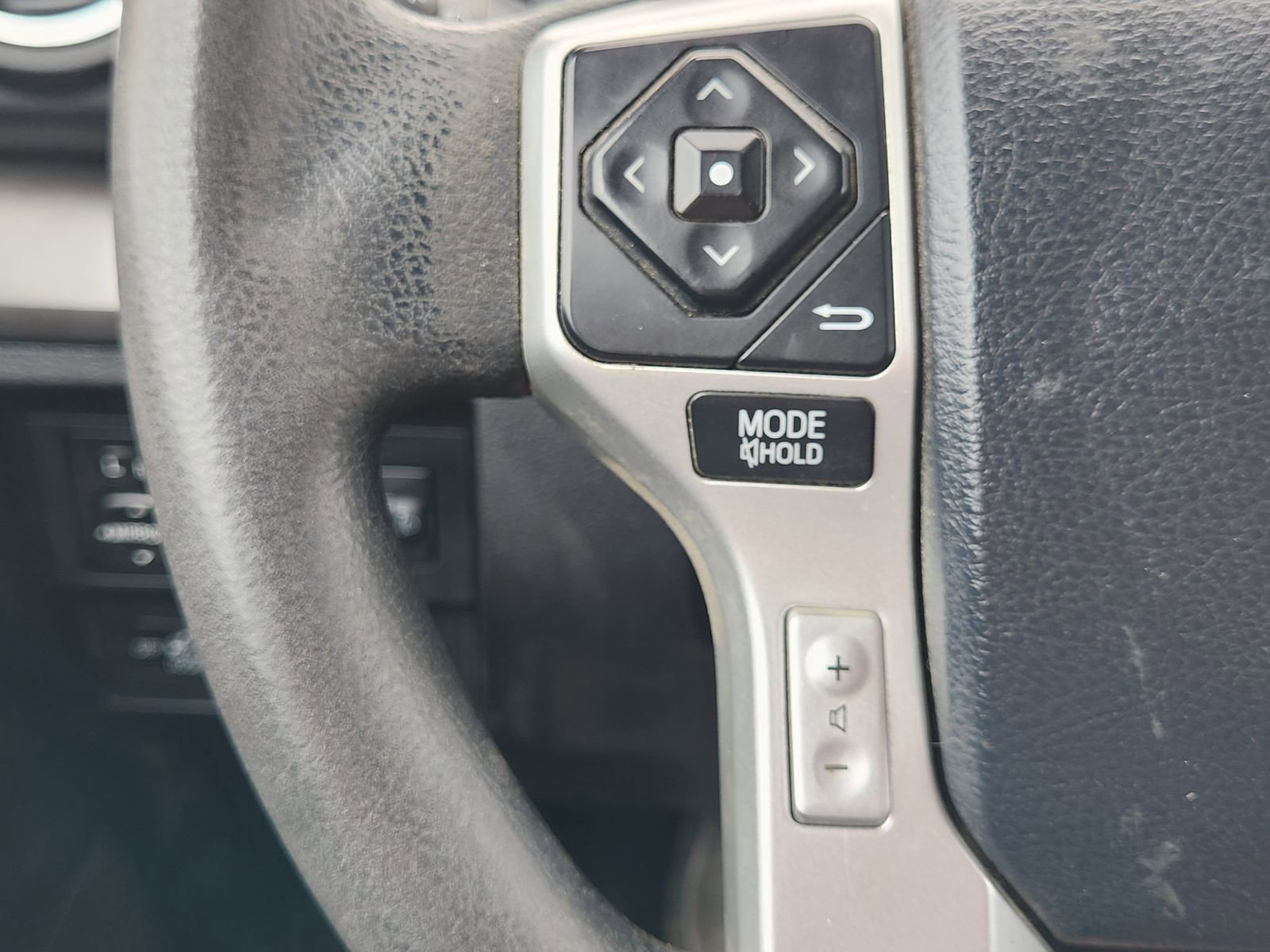 Used 2014 Toyota Tundra SR5 w/ SR5 Upgrade Package RWD image 29