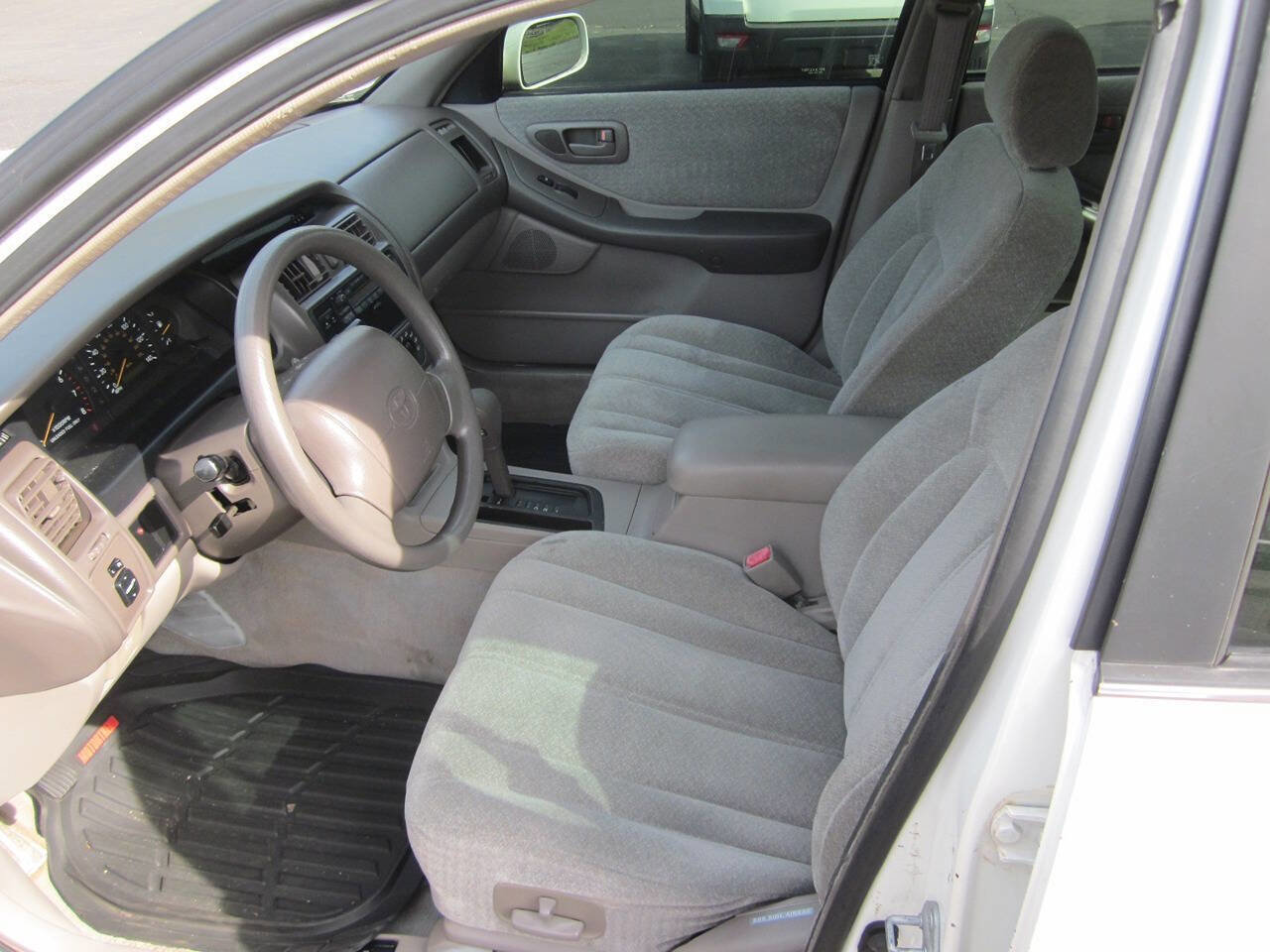 Used 1998 Toyota Avalon XL FWD image 10