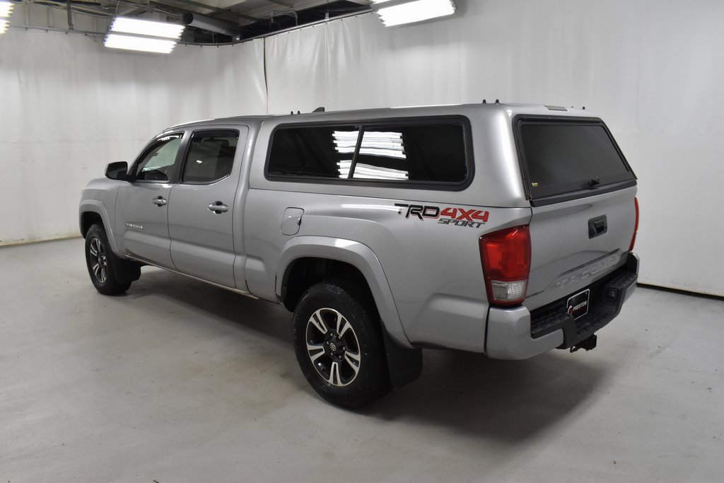 Used 2016 Toyota Tacoma TRD Sport image 7