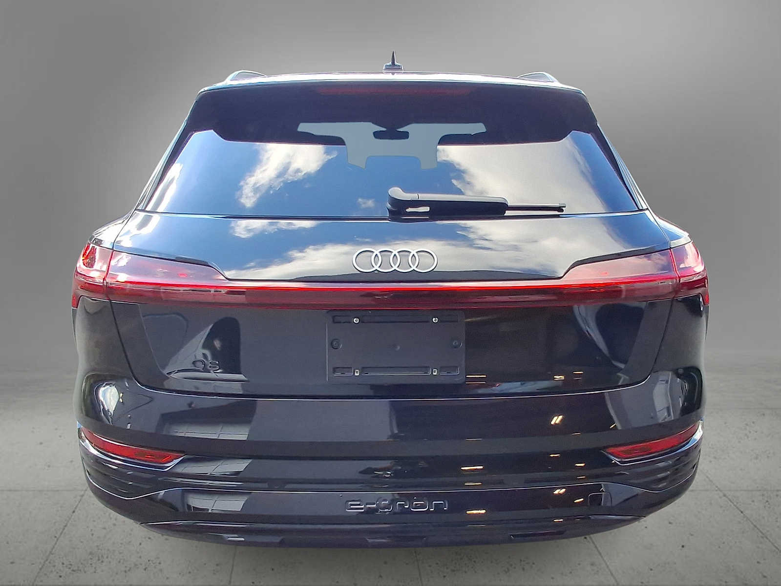 Used 2024 Audi Q8 e-tron Premium Plus w/ Premium Plus Package AWD/4WD image 7