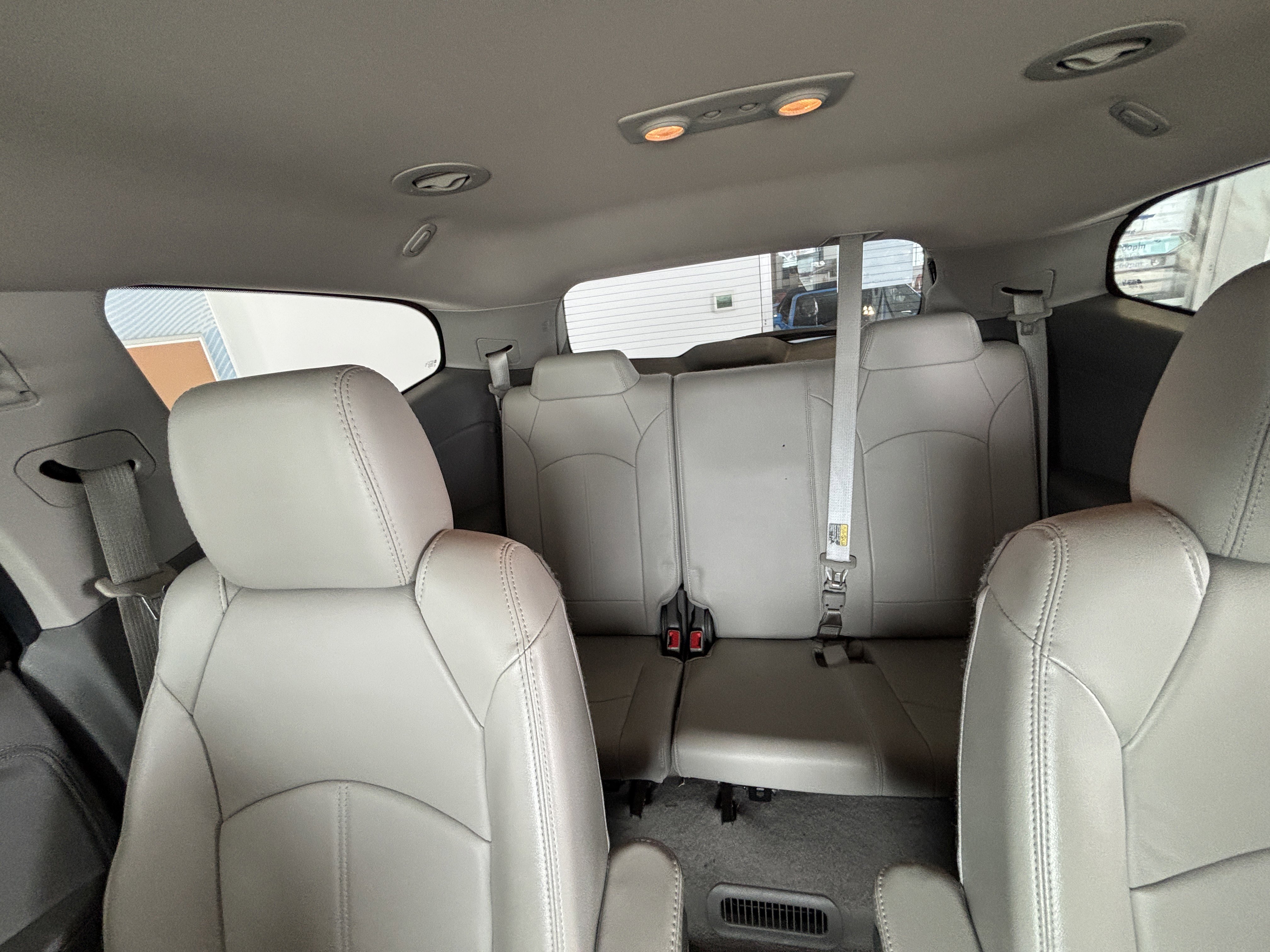 Used 2016 Chevrolet Traverse LT image 18