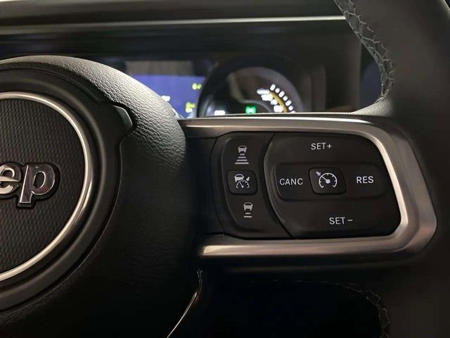 Used 2025 Jeep Wrangler Unlimited Sahara w/ Safety Group image 41