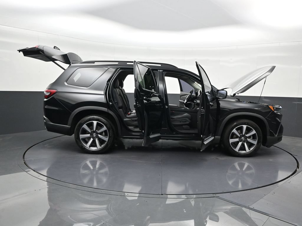 Used 2023 Honda Pilot Touring image 33