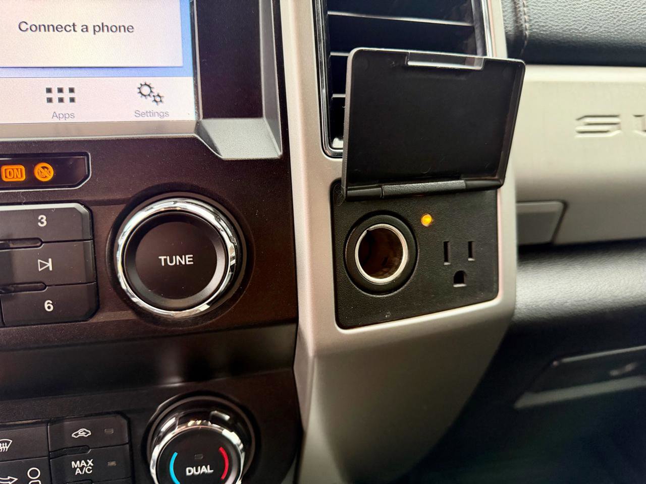 Used 2019 Ford F350 Lariat image 28