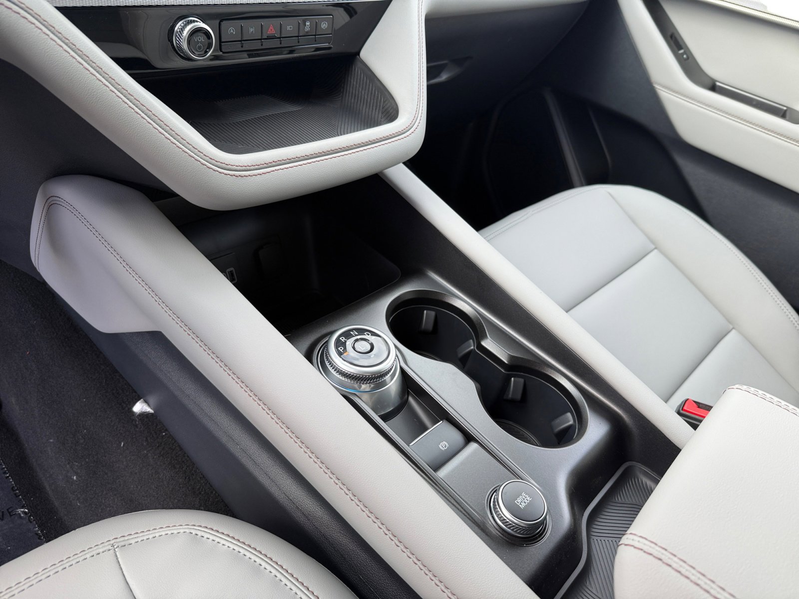 New 2026 Ford Explorer Active w/ Active Comfort Package image 13