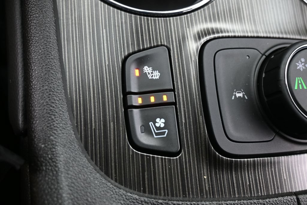 Used 2023 GMC Acadia SLT w/ Technology Package FWD image 33