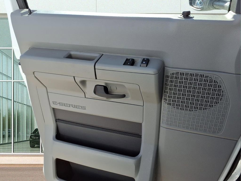 New 2024 Ford E-450 and Econoline 450 Super Duty w/ Power Windows & Locks Group RWD image 11
