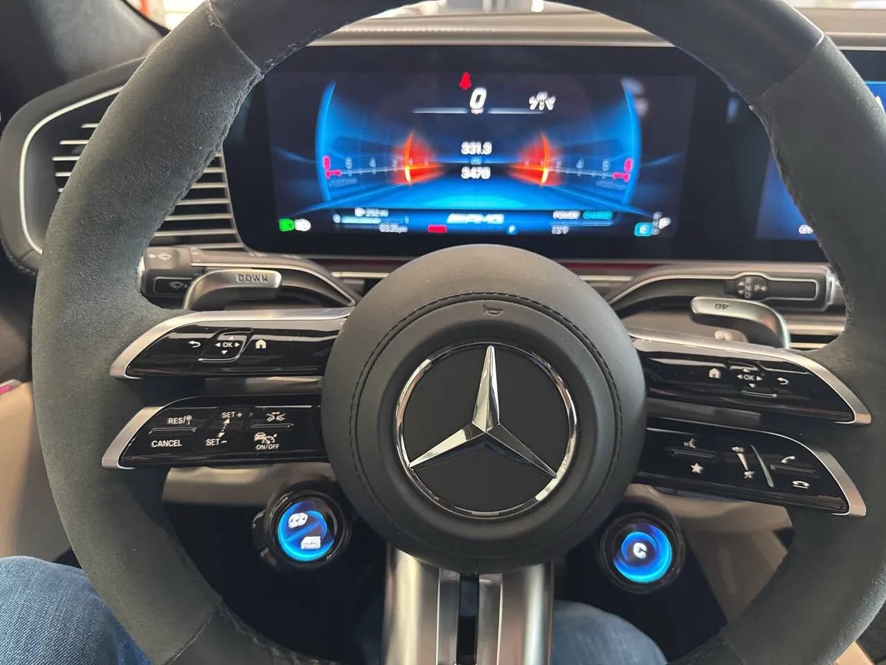Used 2025 Mercedes-Benz GLS 63 AMG 4MATIC w/ Warmth & Comfort Package image 34