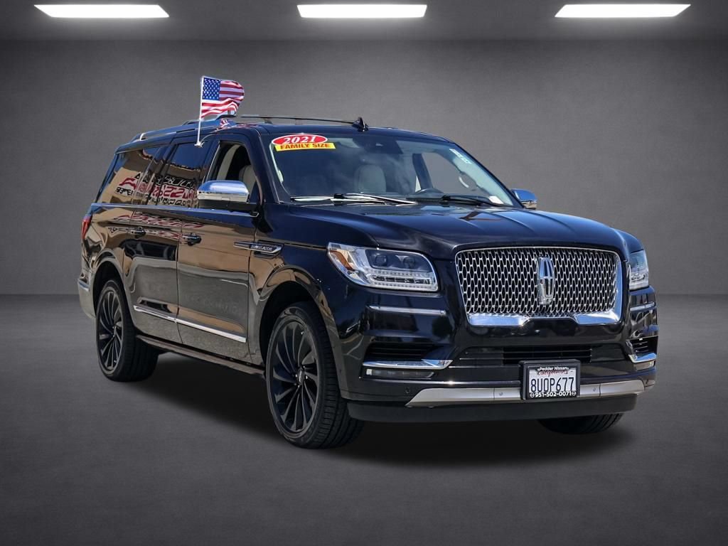 Used 2021 Lincoln Navigator L Black Label w/ Cargo Convenience Package AWD/4WD image 2
